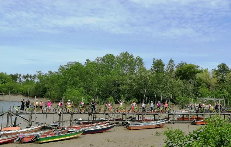 3-Day Cycling to the Tip of Borneo